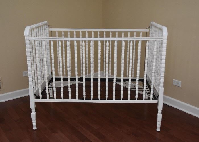 BUY IT NOW! $125 - White Spindle Crib
