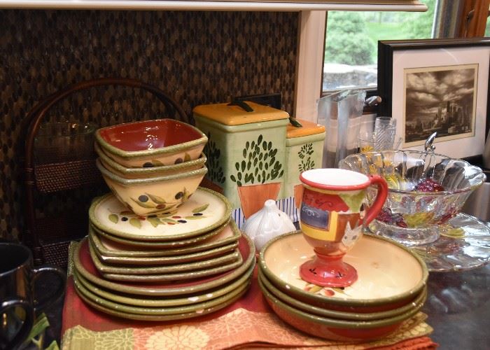 Dinnerware / Dishes