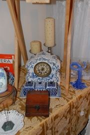 Early strike and chime mantel clock