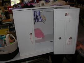 Dolls wardrobe