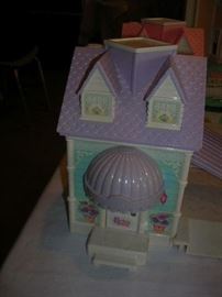 Doll play houses