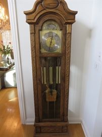 COLONIAL GRANDFATHER CLOCK
GERMAN MOVEMENT
