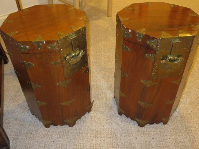 TANSU CHESTS
WITH BRASS ACCENTS
