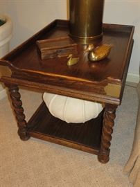 BARLEY TWIST END TABLE
WITH BRASS ACCENTS
