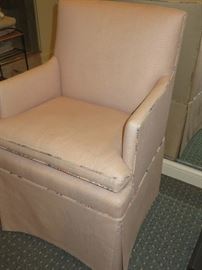  UPHOLSTERED CLUB CHAIR
WITH PIPING
