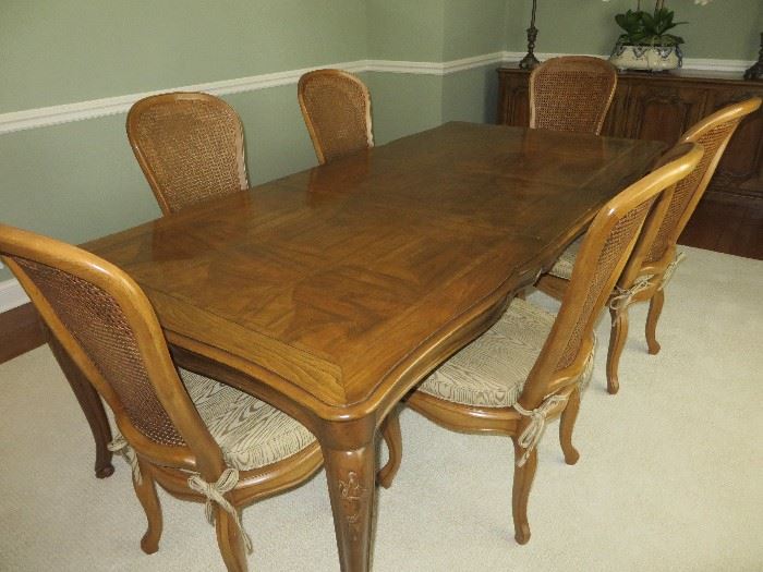 BAKER DINING TABLE & CHAIRS 