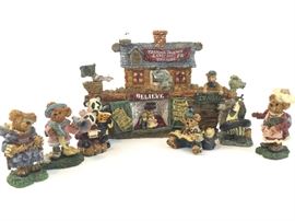  Boyd's Bears & Friends ft. "SS Noah"    http://www.ctonlineauctions.com/detail.asp?id=730697