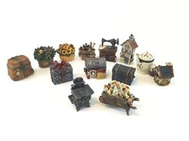 Boyd's Bears "Uncle Beans Treasure Boxes" Collection   http://www.ctonlineauctions.com/detail.asp?id=730699