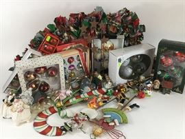 Christmas Essentials: Ornaments & More       http://www.ctonlineauctions.com/detail.asp?id=731058