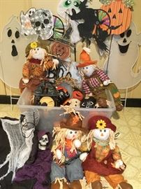 37 Halloween Decorations   http://www.ctonlineauctions.com/detail.asp?id=730928