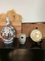 Lot 294: Sake, And Stoneware. 8 Stoneware Tea cups and 20 plus stoneware plates and one Kutani Sake Bottle.    http://www.ctonlineauctions.com/detail.asp?id=731310