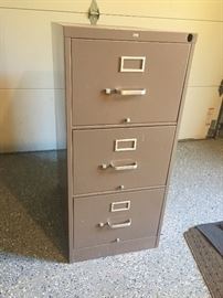 Solid 3 drawer file cabinet