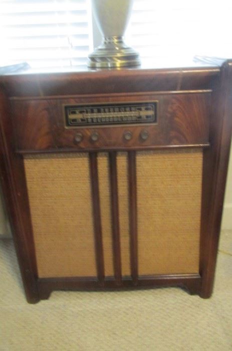 Philco radio mfg in late 1949.  Authenticity on back.  Sounds great.
