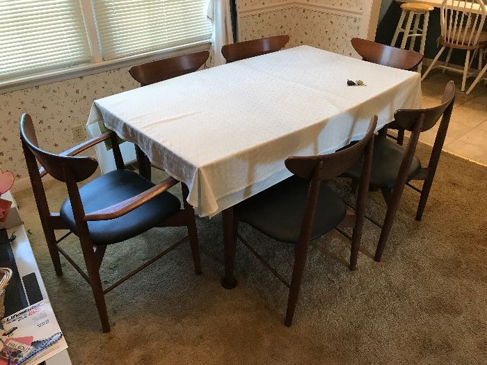 Mid Century dining room table and 6 chairs
