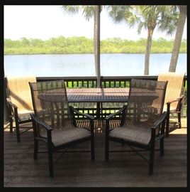 Very Nice Outdoor Lanai Set with Sturdy Metal Table & 4 Chairs 