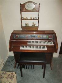 Brand new Lowry electric organ, Recency, model SE/10, brand new, hardly ever been used, very nice