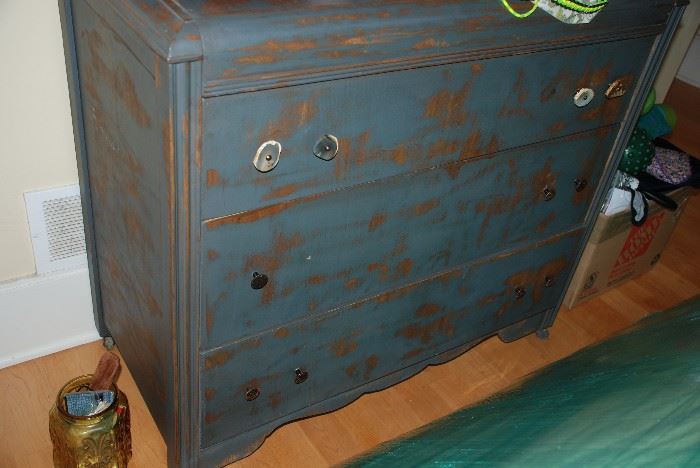Vintage 3 drawer dresser newly painted