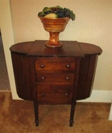 Sewing cabinet