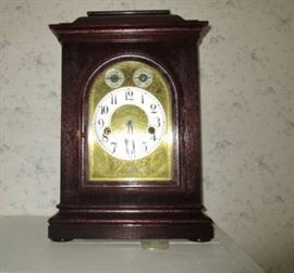 Antique mantle clock