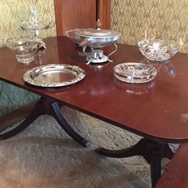Duncan Phyfe dining table 