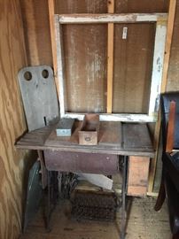 Sewing machine stand 