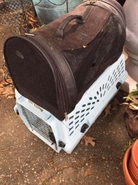 Pet carriers 