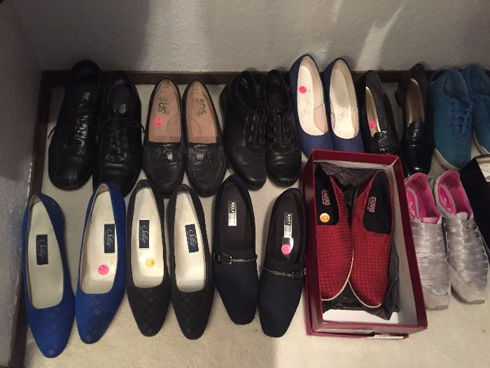 All shoes are Munro size 9 1/2.  Almost all are used very little or new. Some in original boxes. 