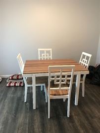 An adorable kitchen table