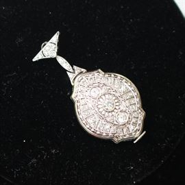 Beautiful 3 ct diamond gold pendant watch