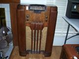 Antique Philco Console Radio Model 41-260