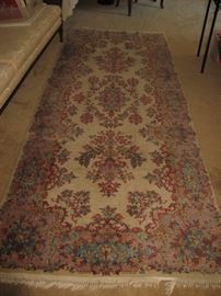4' x 10' hand woven rug