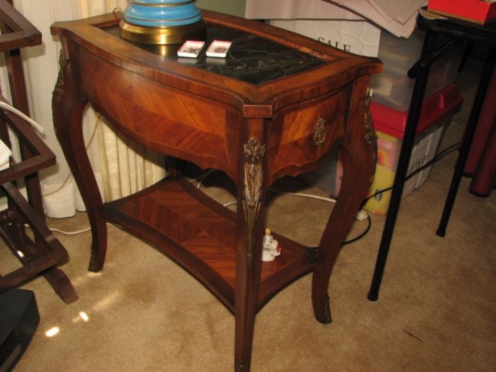 2 tier flam mahogany accent table