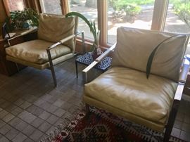 Pair Mid-Cen chrome & leather chairs