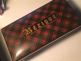 Bezique tartan ware game