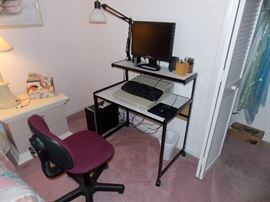 COMPUTER DESK