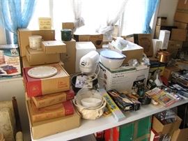Pampered Chef and Longaberger - two tables full. 90% new in box!! Southern Living, Cusinart and more.