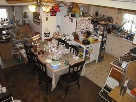 TONS of kitchen, many new in box