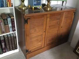 Cabinet shown closed, can open only doors and leave lift top closed also.