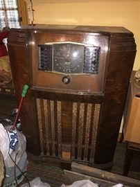 Vintage Zenith floor radio