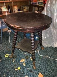 Awesome antique table with turned legs and claw/ball feet.....