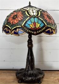 Zinnia stained glass lamp