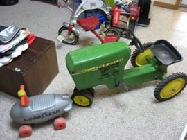 John Deere tractor cycle