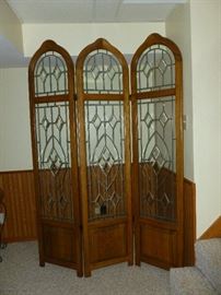 Tri-fold room divider w/leaded glass
