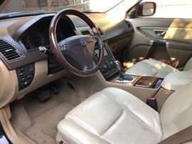 2008 Volvo XC90 3.2 in&nbsp;‘Magic Blue&nbsp;Metallic’.