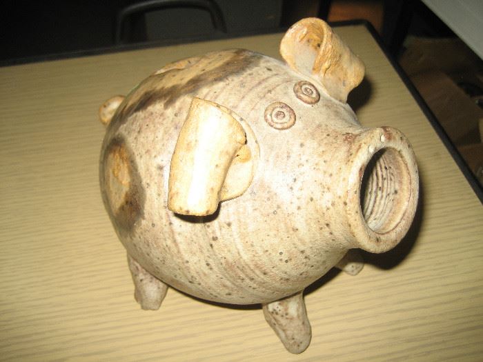 Pottery piggy bank