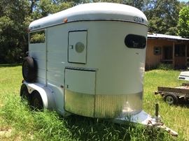 2003 CM 2-horse trailer