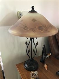 FLORAL DETAILED DOME TABLE LAMP