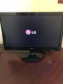 22" LG FLATRON MONITOR 