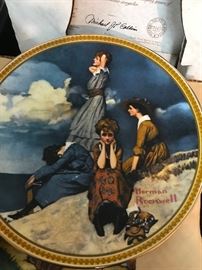 LARGE COLLECTION OF LIMITED EDITION PLATES INCLUDING SANTA FE RAILWAY, NORMAN ROCKWELL - CHILDREN OF MEXICO - SUN-BONNET BABIES AND MORE