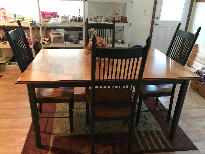 TWO-TONE HUNTER AND OAK KITCHEN TABLE AND CHAIR SET 